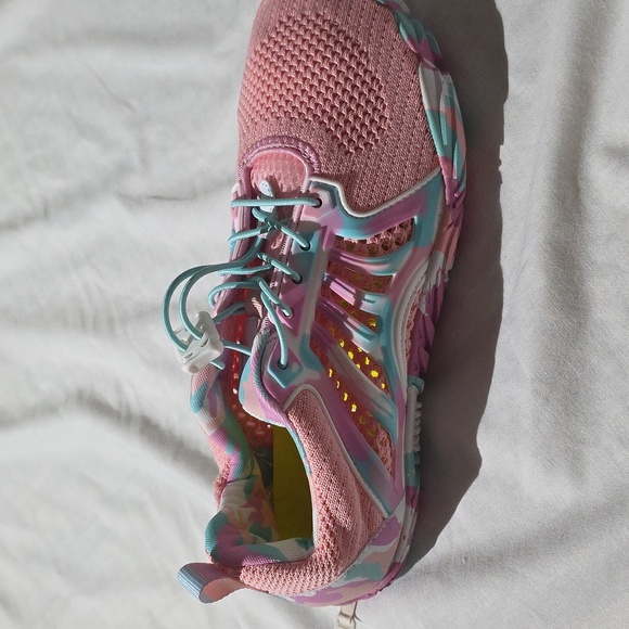Brand new! Water pool beach swim shoes! Many available! Size 8.5 - Picture 5 of 7